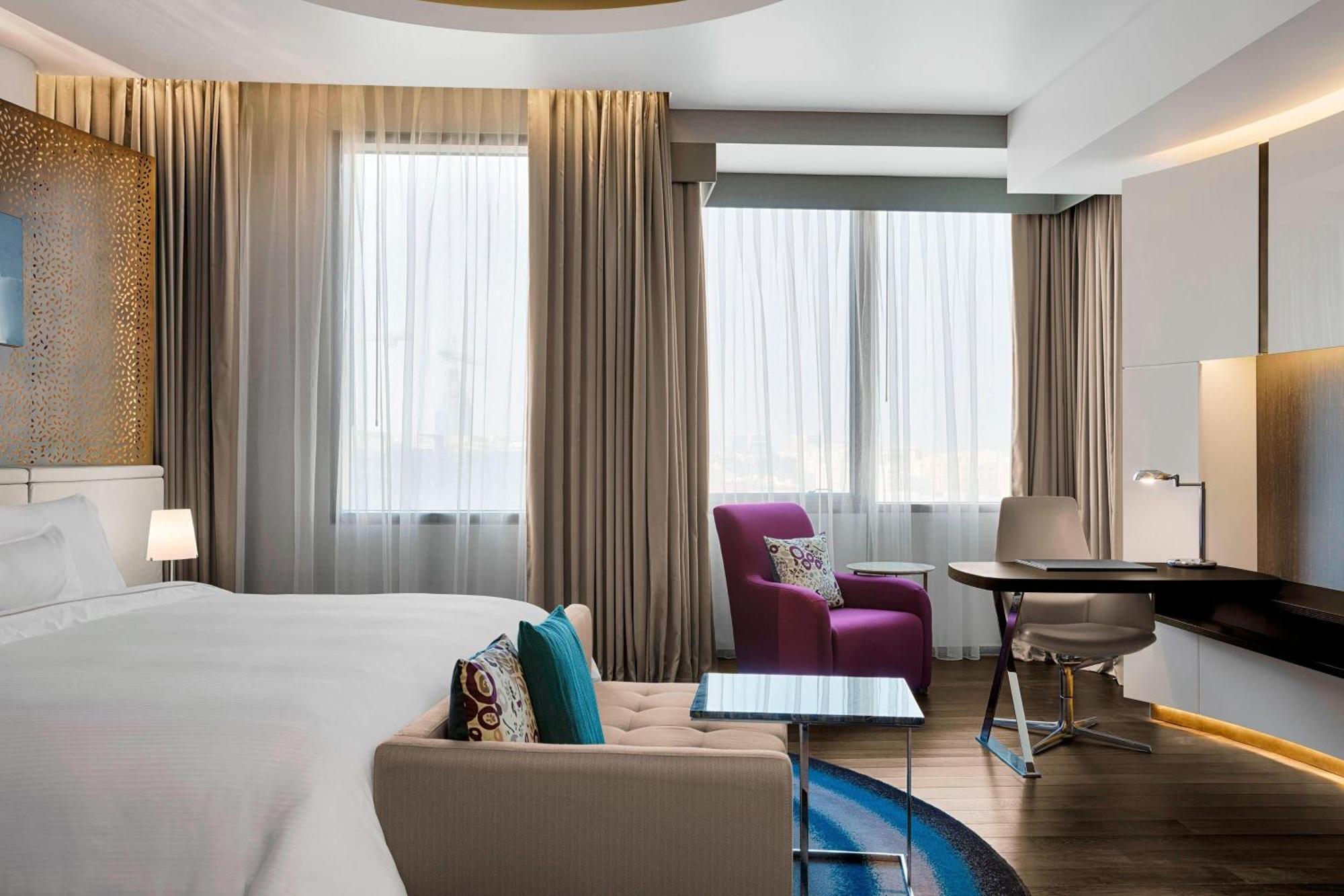 The Westin Doha Hotel & Spa Exterior photo Deluxe Room