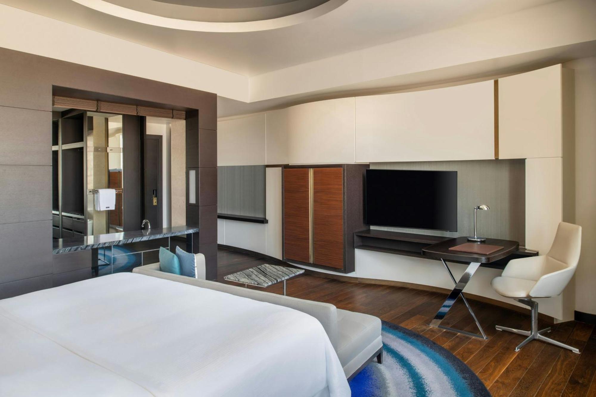The Westin Doha Hotel & Spa Exterior photo